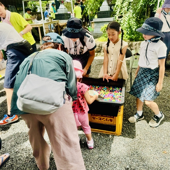 「盆bonマルシェ」ではスーパーボールすくいなどのミニ縁日が子供に大人気♪