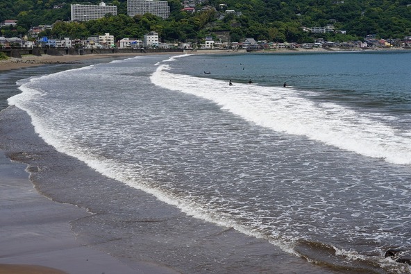会場は、伊豆エリアでも有数のロングビーチ、宇佐美海岸です