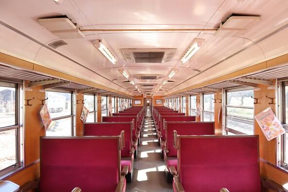 懐かしい雰囲気が漂う車内