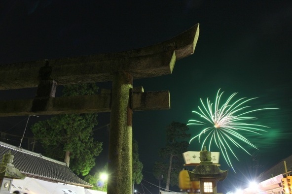 20時から都美恵の夜空を彩る花火が打ち上がります