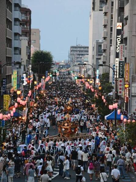 歩行者天国で御輿渡御