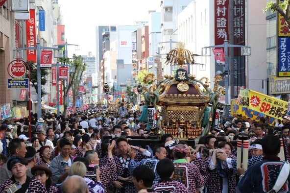 浦和のまちが活気にあふれる祭り