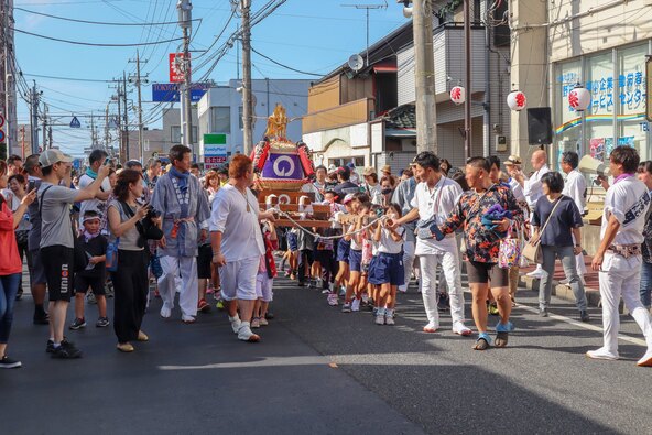 野田みこしの伝統と文化を継承していくことを目的に、市内の小学生約400人が元気よく担ぐ「子どもみこしパレード」も行われます