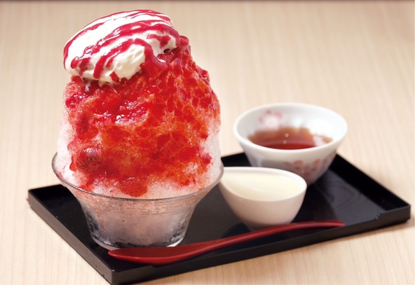 「いちごミルク氷」1,408円
