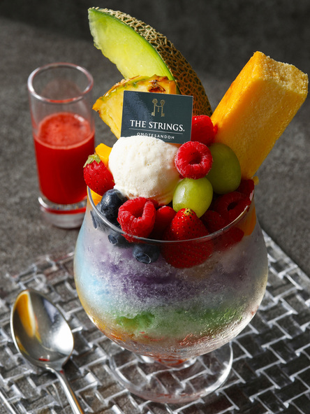 「アメリカンドリーム・レインボーかき氷パフェ」3,800円 ※税金、サービス料15%別