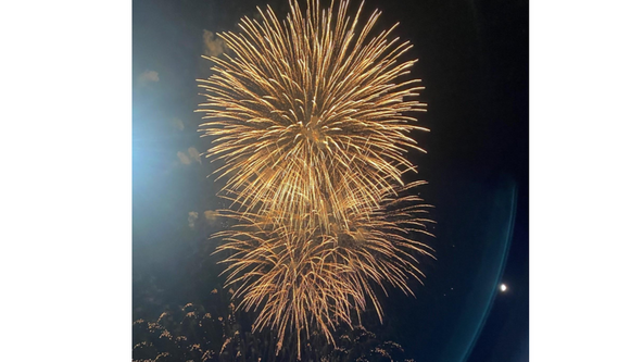 15分間の花火ショーを楽しんで!