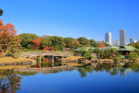 浜離宮中島の御茶屋(画像提供:kazukiatuko / PIXTA)