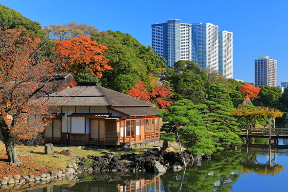 浜離宮中島の御茶屋(画像提供:kazukiatuko / PIXTA)