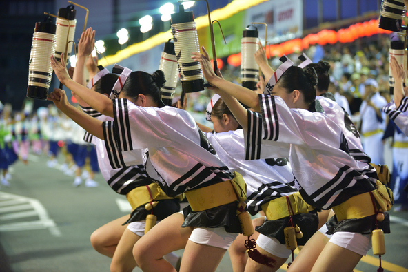 女性による男踊りもかっこいい!(画像提供:papilio / PIXTA)