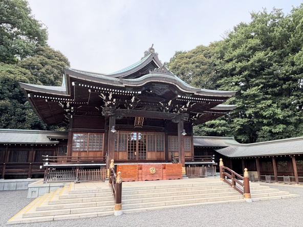 歴史の重みと美しさを感じる「本殿」の様子