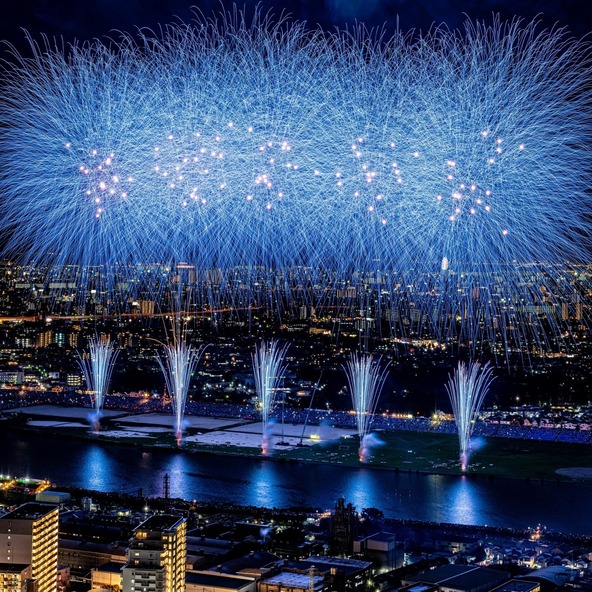 あっと驚く仕掛け花火も楽しみのひとつ