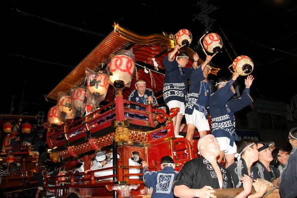 祭りの華「しばた台輪」の運行