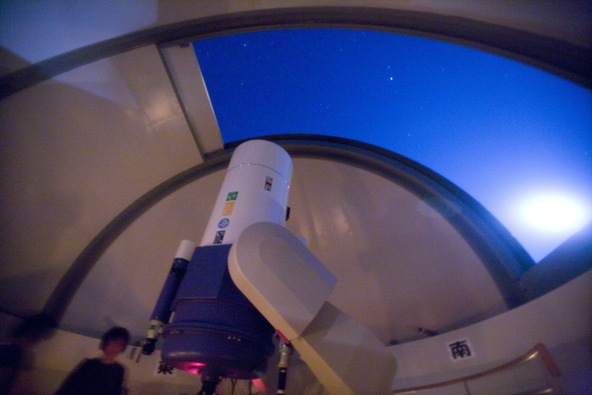 家族で星空観察を楽しもう!(画像提供:胎内星まつり実行委員会)