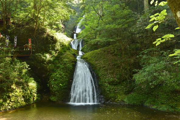 阿寺の七滝(画像提供:旅風 / PIXTA)