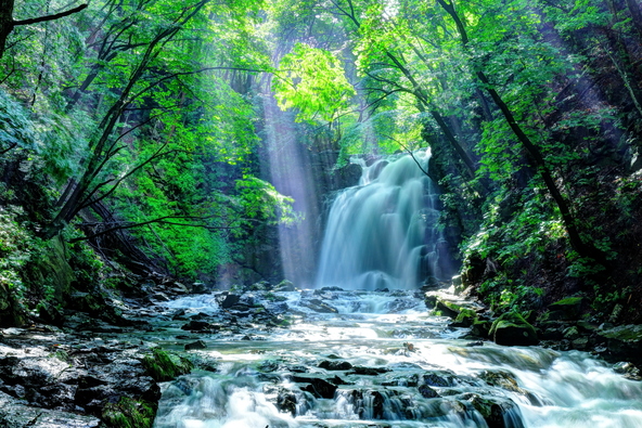 浅間大滝(画像提供:ハッシブ2世 / PIXTA)