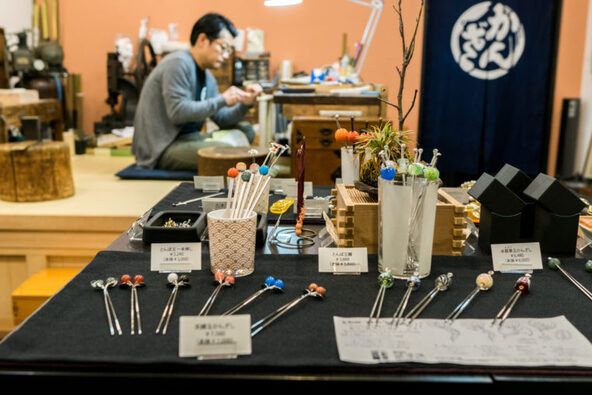 製作工程を間近で見学できます
