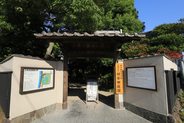 「旧安田庭園」の外観(画像提供:kash* / PIXTA)