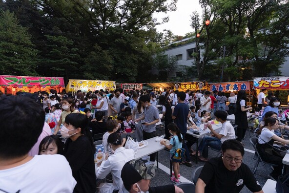 祭りでは、赤坂を代表する名店による「赤坂名店街」も開催されます