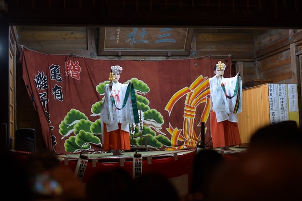 家内安全や五穀豊穣を祈願して行います