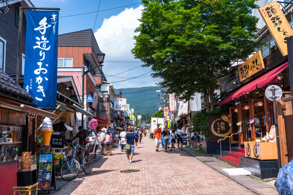 旧軽井沢銀座(画像提供:まちゃー / PIXTA)
