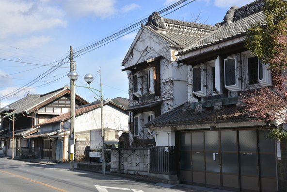 「桐生新町重要伝統的建造物群保存地区」の情緒あふれるまち並み(画像提供:旅風 / PIXTA)
