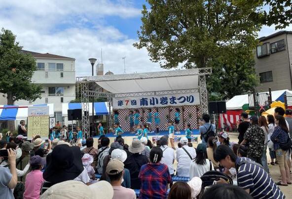 ステージでは、さまざまなパフォーマンスを披露!
