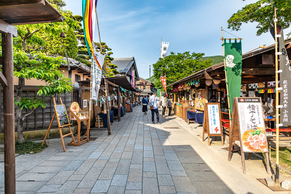 https://pixta.jp/photo/88290371 おかげ横丁(画像提供:スプやん / PIXTA)