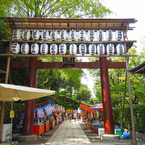 2025年9月21日(日)に予定されている「根津神社 例大祭」過去開催時の様子