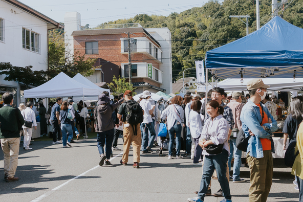 100を超える京焼・清水焼の事業者が出展