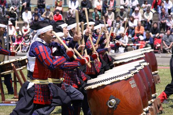 中心市街地では、出陣太鼓や出陣の儀、神輿渡御などイベントが盛りだくさん