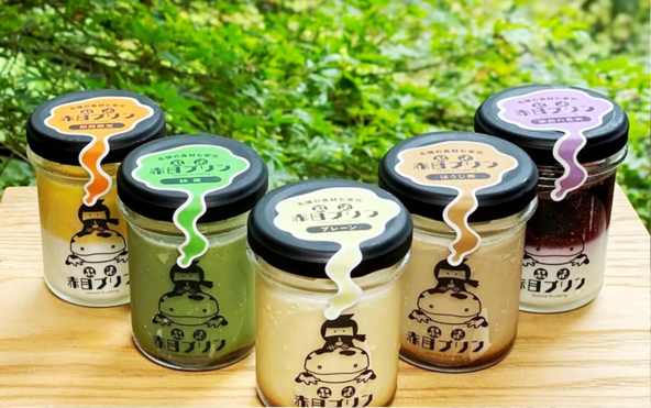 渓谷の入り口にあるカフェ「忍法赤目プリン」