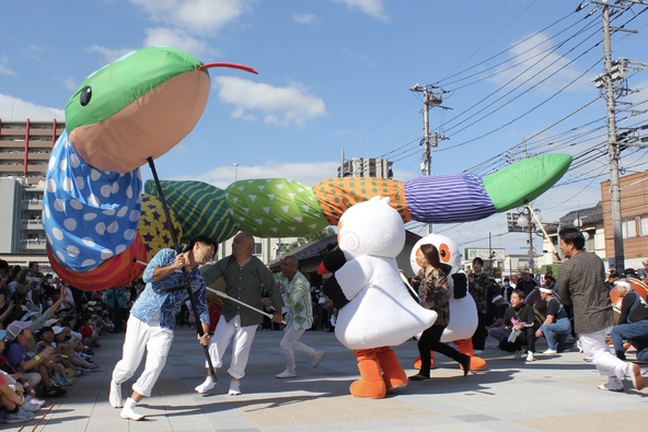 こうのとり伝説のキャラクターである「こうちゃん」と「うのちゃん」も登場!