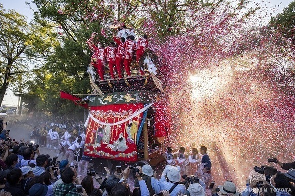 壮観な風景を楽しめるお祭りです(画像提供:一般社団法人ツーリズムとよた)