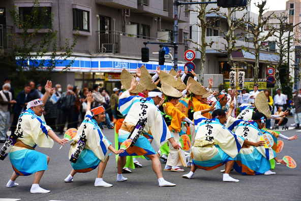 勇壮な「阿波おどり」の演舞などが行われ、板橋全体が祭りムードに包まれます