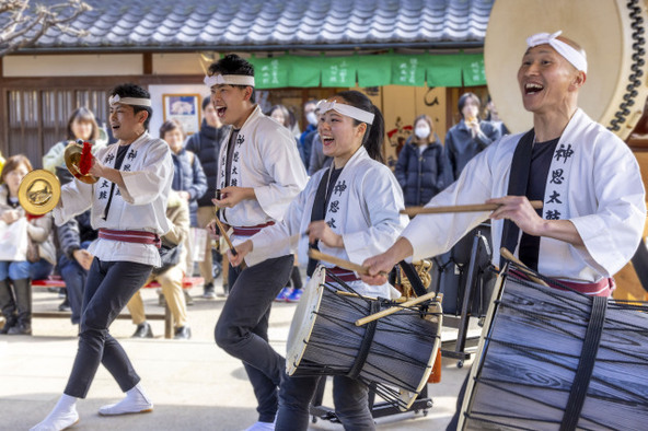全国から集まった太鼓打ちの奉納演奏