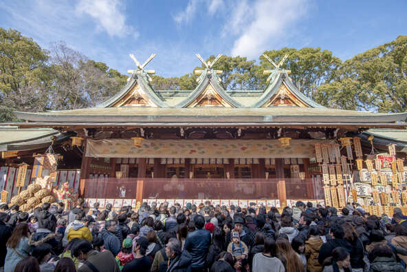 百万人を越える参拝者でにぎわいます