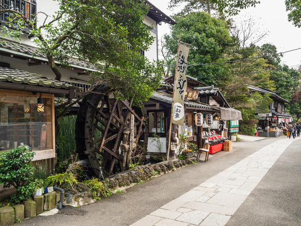 「深大寺」の参道(画像提供:gandhi / PIXTA)