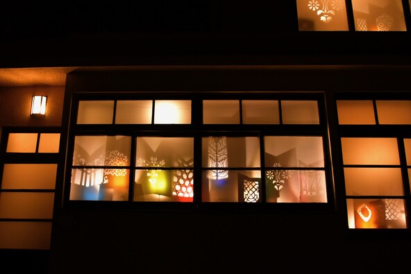 たてもの文様切り紙の展示