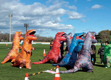 会場の「阿漕ヶ浦公園」は例年多くの人々でにぎわいます