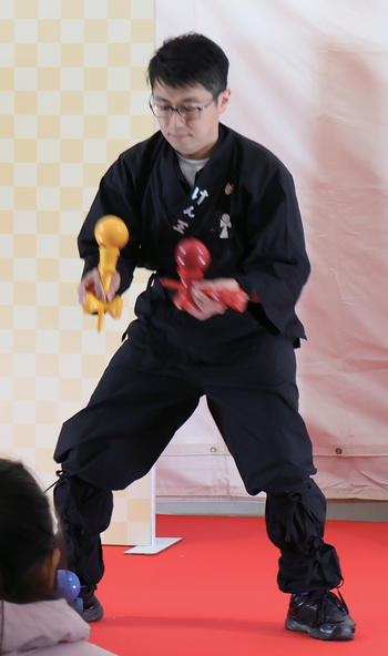 けん玉名人の技に感動!