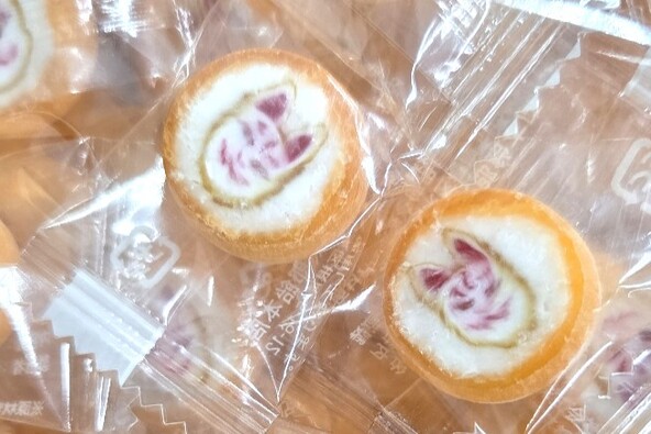 オリジナル図柄が入った金太郎飴は子供も大喜び♪