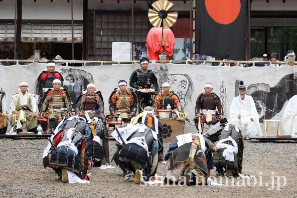 総大将が出陣する「相馬中村神社」では、いっそう厳かに儀式が行われます
