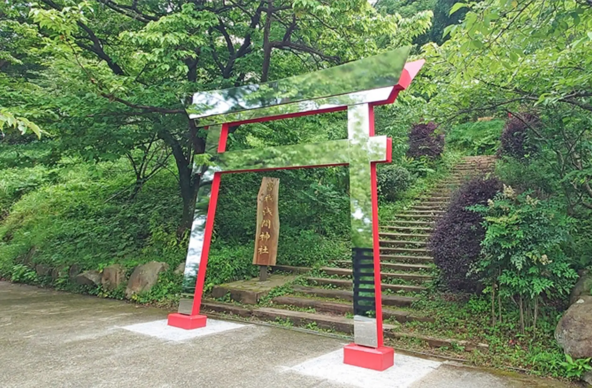 曽我浅間神社 鏡の鳥居