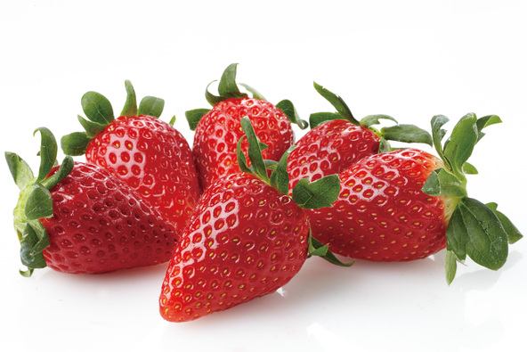 2012年(平成24年)に品種登録された「いばらキッス」。「とちおとめ」(母親)に、甘くて大きい「レッドパール」と、酸味が少なくやわらかな「章姫」の掛けあわせ(父親)を交配し誕生しました