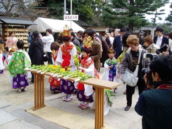 かわらしい「稚児行列」の様子