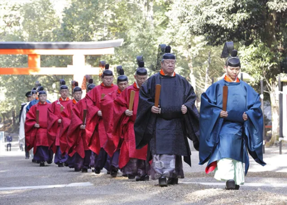 「春日大社 春日祭」御戸開之儀(撮影:松井良浩)(C)春日大社