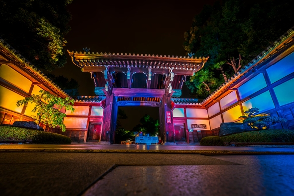 境内の複数箇所を、音楽と調和したライトアップで幻想的に演出(画像はイメージです)