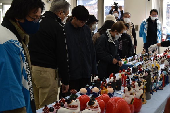 「中野ひな市」は、江戸時代初期に始まった定期市が起源といわれています