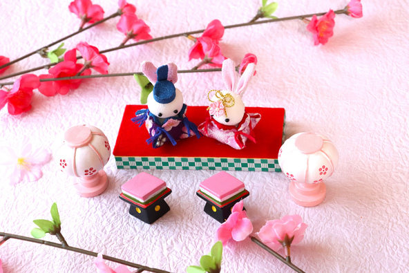 ひな祭りでは桃の花を飾る習慣があります(画像提供:nanta / PIXTA)
