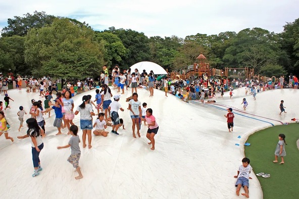 「フワフワドーム」のほか、子供に人気の大型遊具が充実!